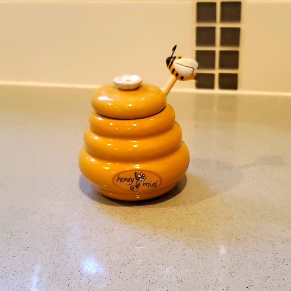 🐝 Mini Beehive Honey Pot with Wooden Dipper 🍯 NEW